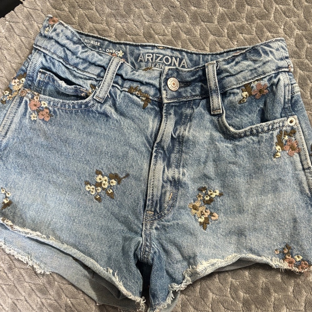Arizona Jean Company Light Blue Floral Denim Shorts